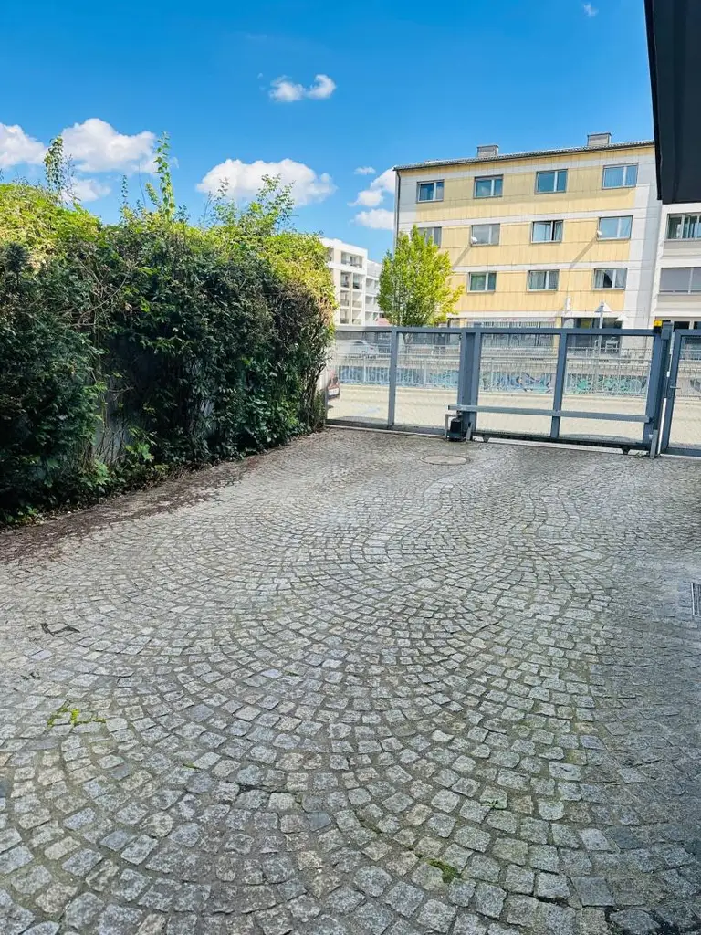 4-Zimmer-Wohnung mit Balkon
