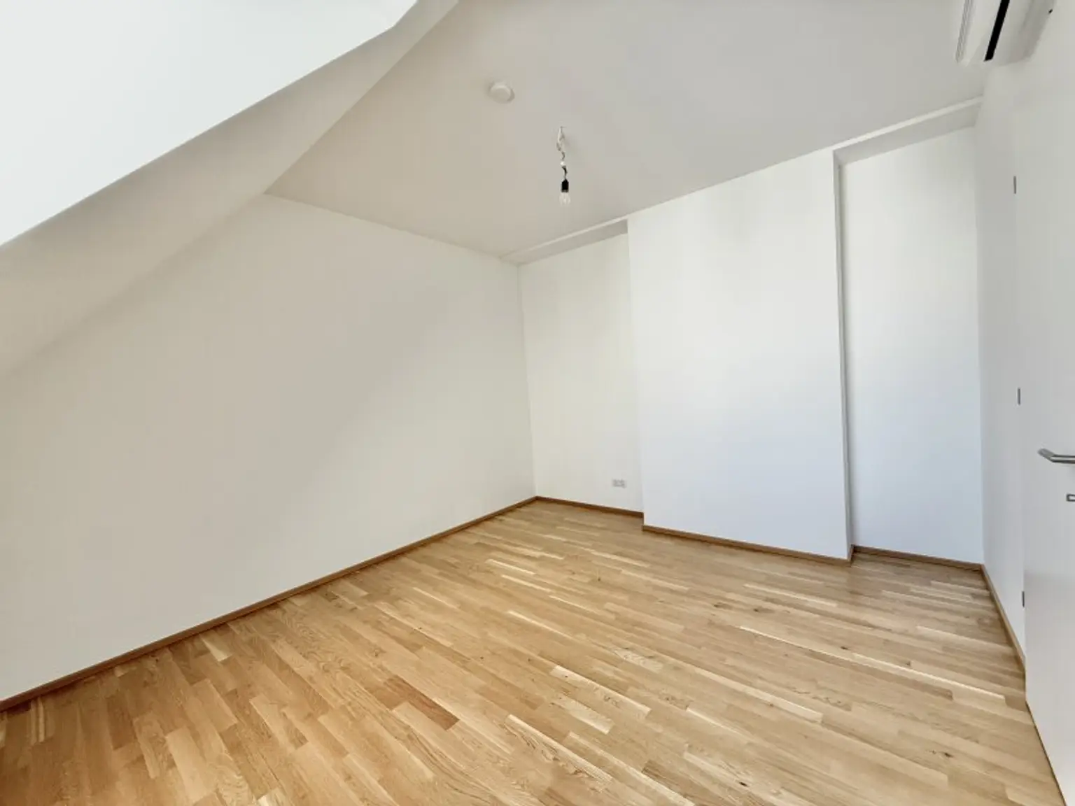 BELGHOFERHAUS 42 - Exklusive 3-Zimmer Penthousewohnung mit direktem Liftzugang und Klimageräten sowie eigener Dachterrasse