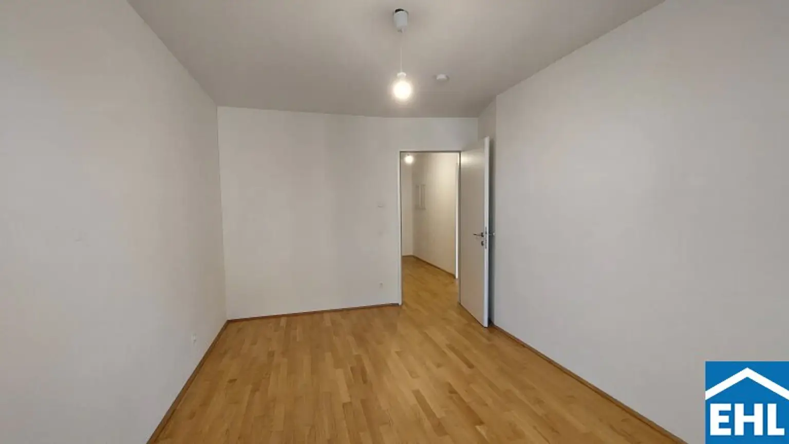 Ideal geschnittene 2-Zimmer Wohnung mit Loggia in U-Bahn-Nähe bei der Messe Wien!
