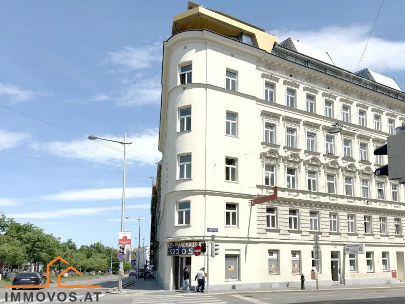 sanierungsbedürftige WOHNUNG - ALTBAU - schönes HAUS