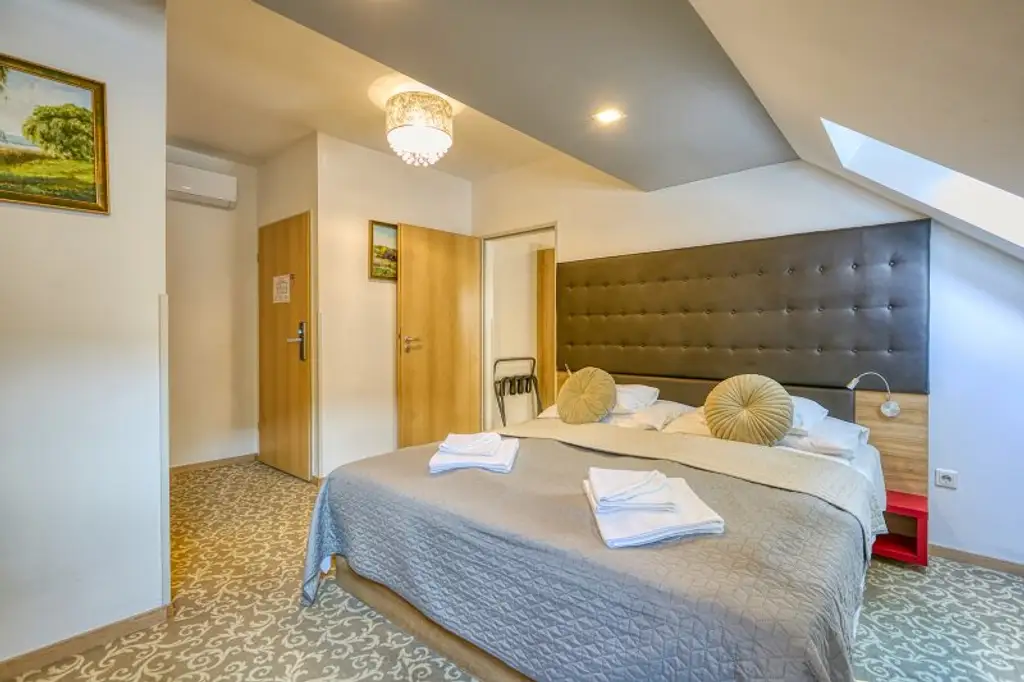 +++ Historischer Immobilienkomplex im Herzen von Sopron mit vielseitigem Entwicklungspotenzial +++