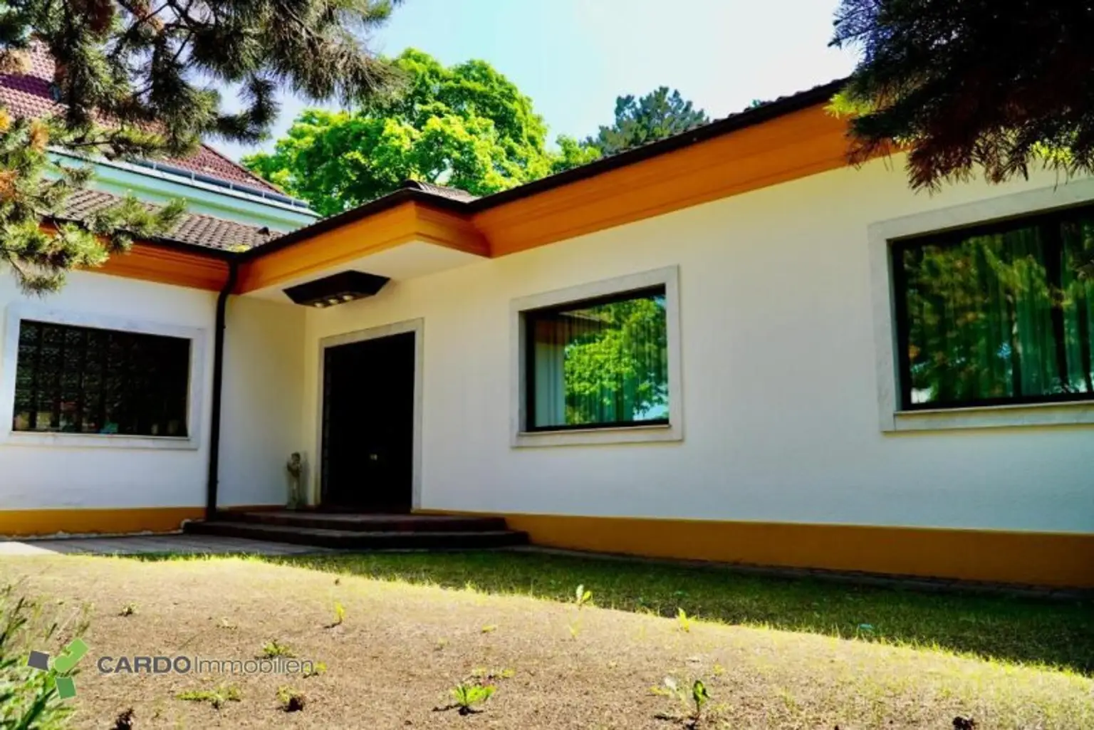 Wohnen oder Baubewilligtes Grundstück für ca. 615,15m² Wohnfläche, ca. 91,48m² Terrassen, 13 Garagenplätze