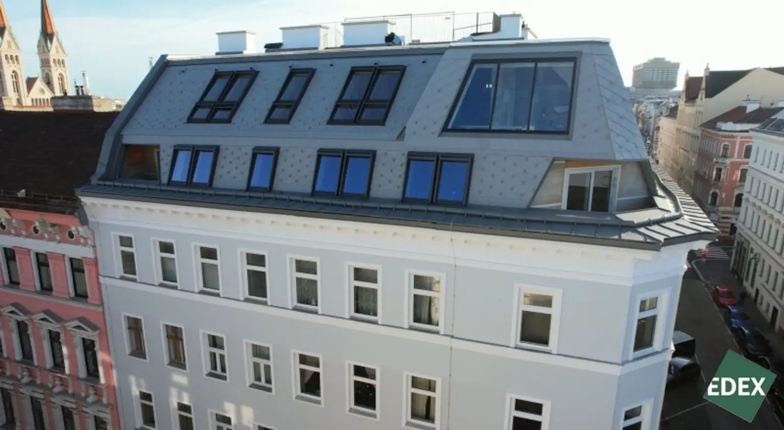 ERSTBEZUG | Traumhafte 2-Zimmer DG-Wohnung mit Loggia & Terrasse in den ruhigen Innenhof