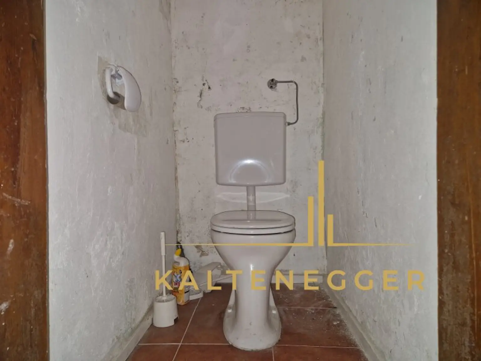 WC - außerhalb der Wohnung im Stiegenhaus