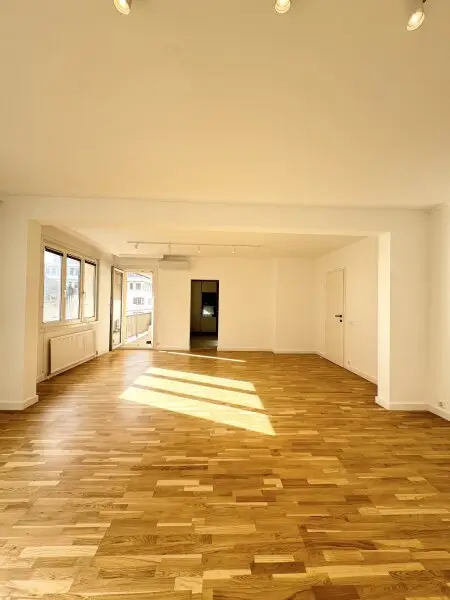 Exklusives Wohnerlebnis in Wien – Großzügige Eigentumswohnung mit Balkon