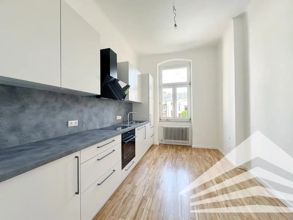 Großzügige 3 Zimmer-Altbauwohnung mit Küche - Nähe Landstraße!