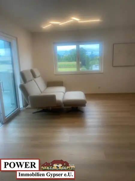 Neuwertige Terrassenwohnung
