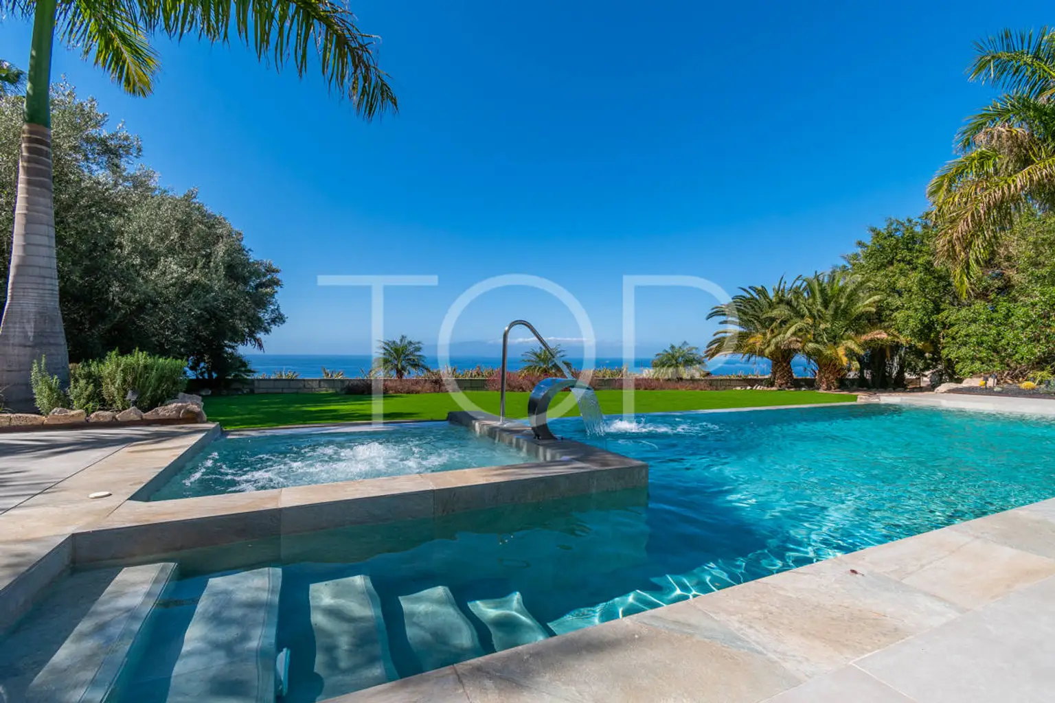 Traumvilla mit Meerblick und exklusivem Luxus