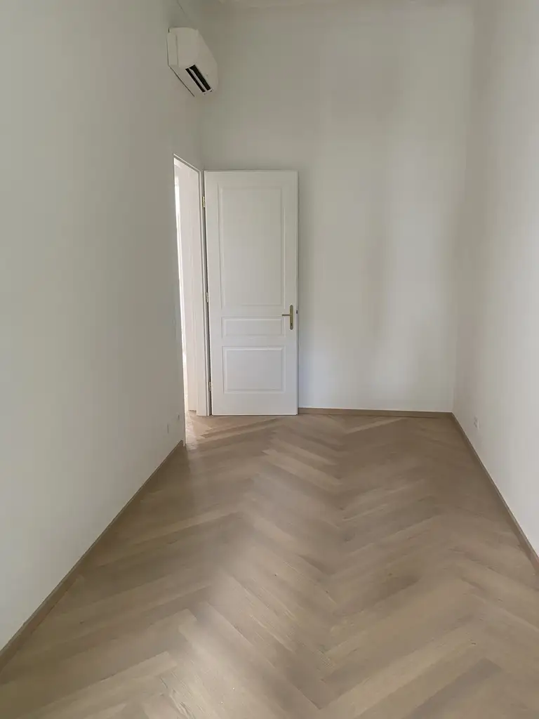 Stilvolle Altbauwohnung ca.106m² mit Balkon in Toplage 1070 Wien!
