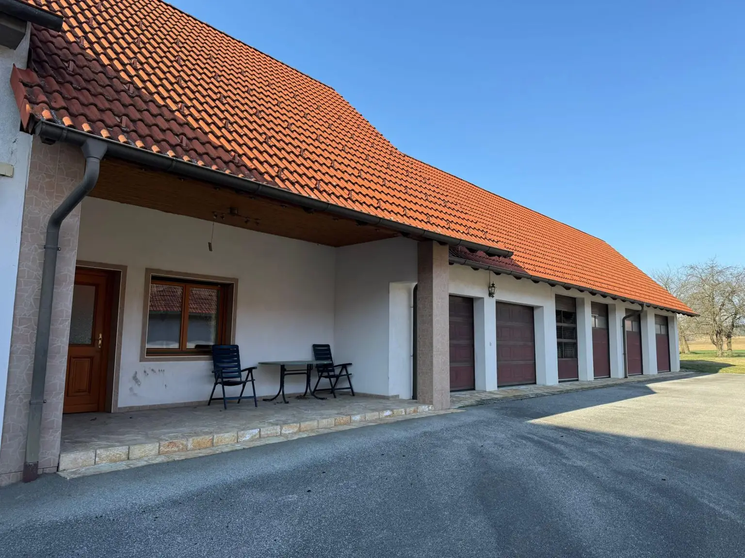 Nebengebäude_Garagen