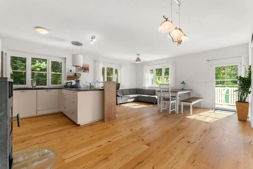 Großzügiges Wohnhaus mit 4 Wohneinheiten in herrlicher Aussichtslage - nähe Graz