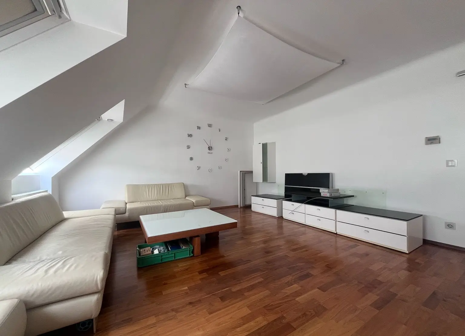 Charmante 3-Zimmer-Dachgeschosswohnung in zentraler Lage des 10. Wiener Gemeindebezirks