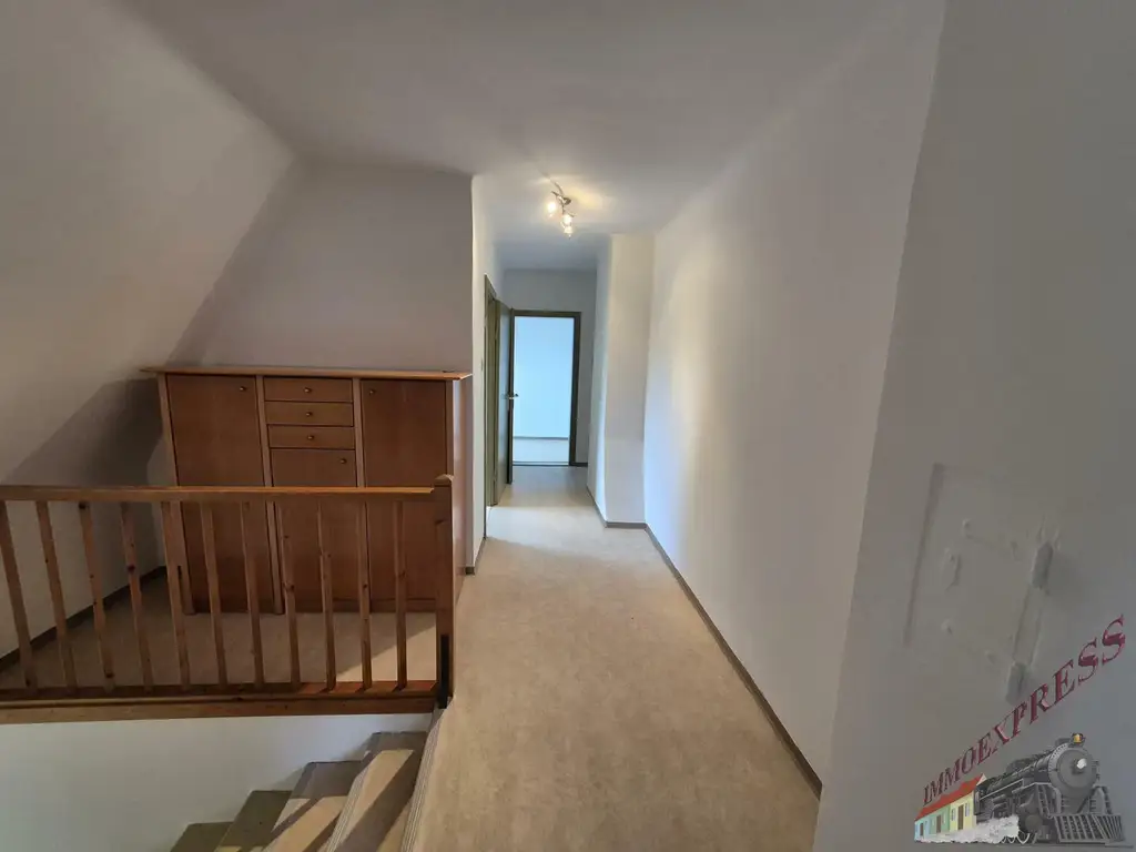 Charmantes Landhaus mit 7 Zimmern und Grünblick - ideal für Naturliebhaber.