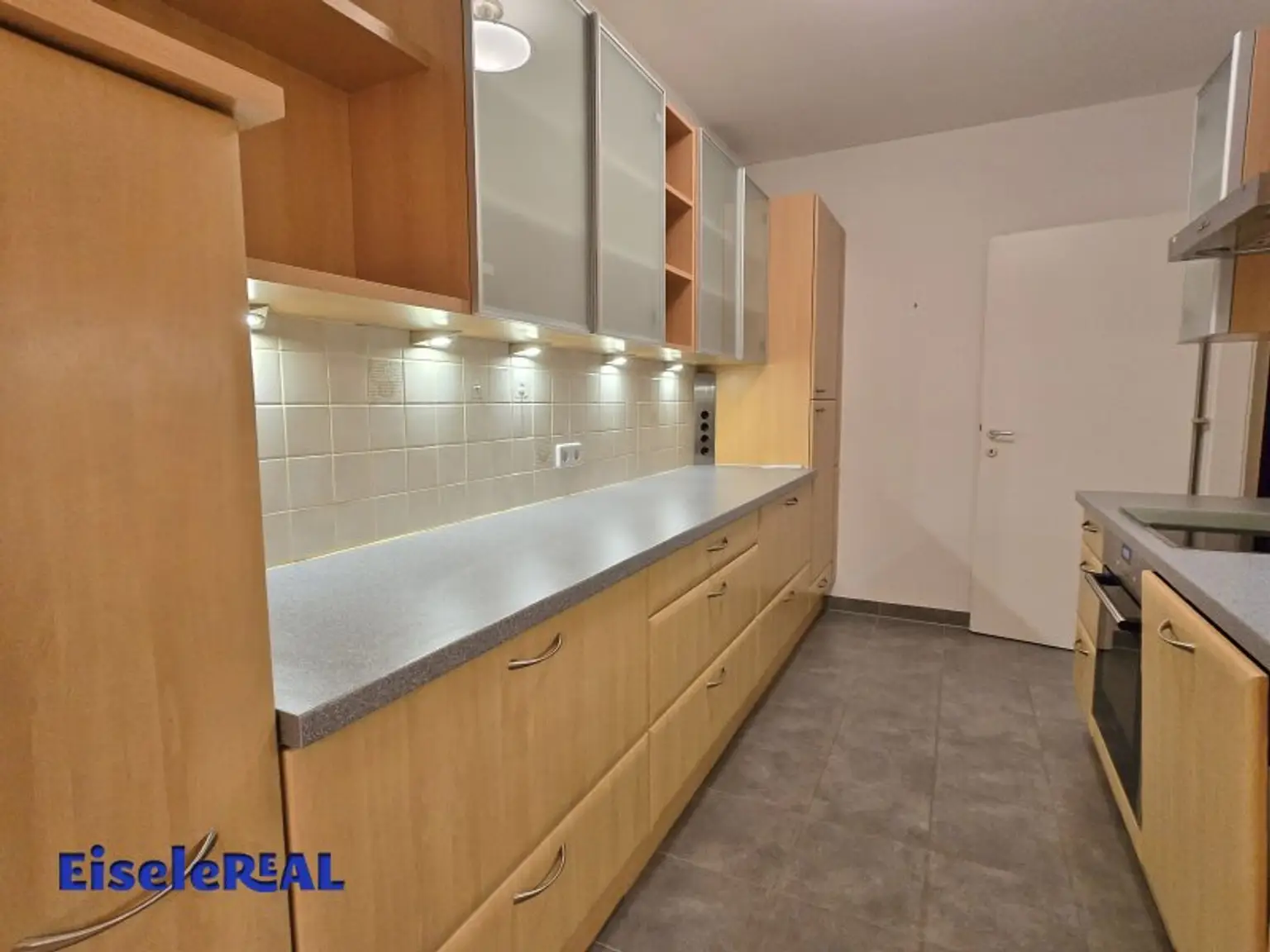 Tolle 3 Zimmer Wohnung – Balkon - Tiefgaragenplatz