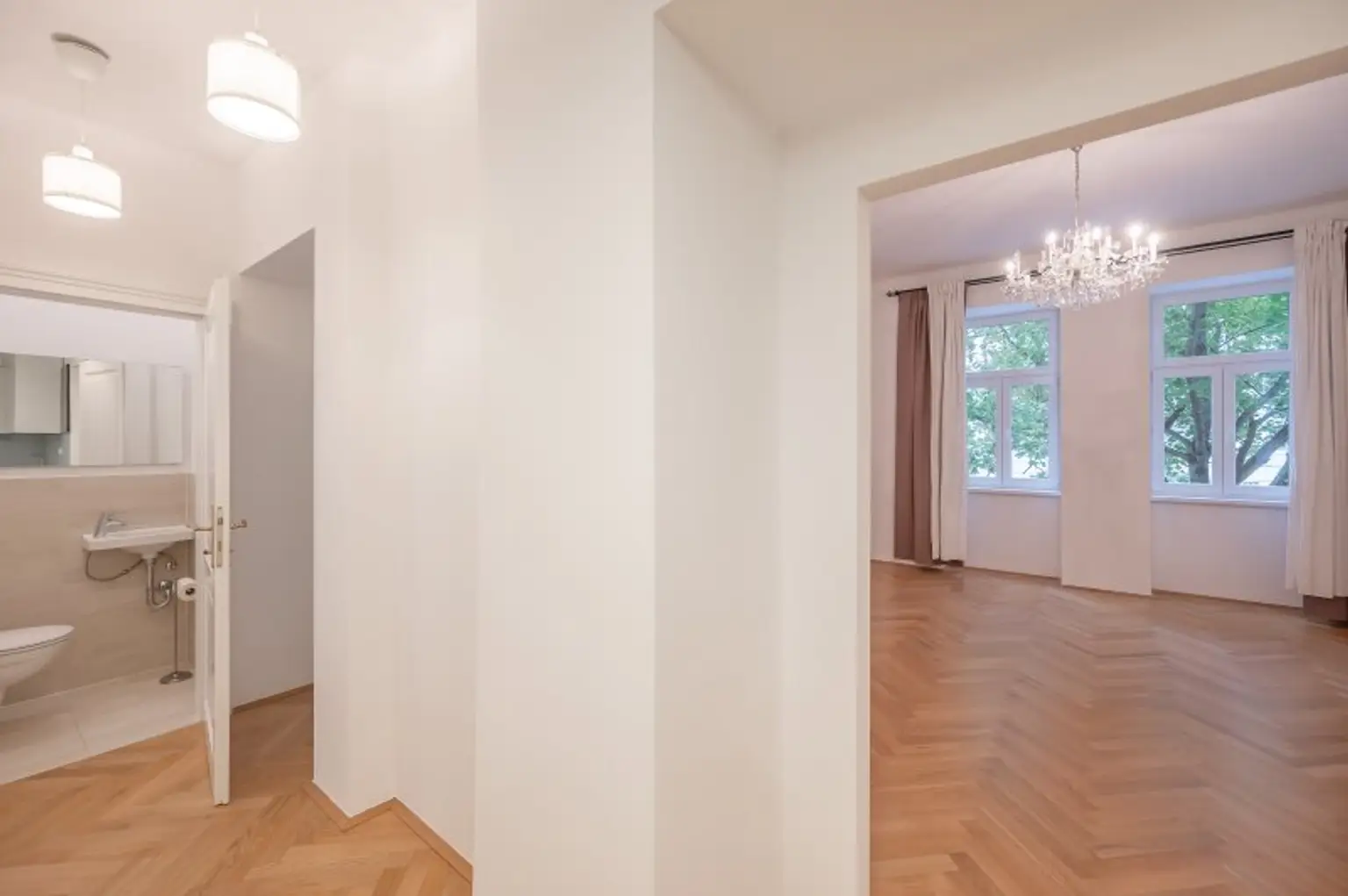 ++1150++ Stilvolle 4-Zimmer Altbauwohnung mit Balkon – Wohnen in Toplage mit Topausstattung