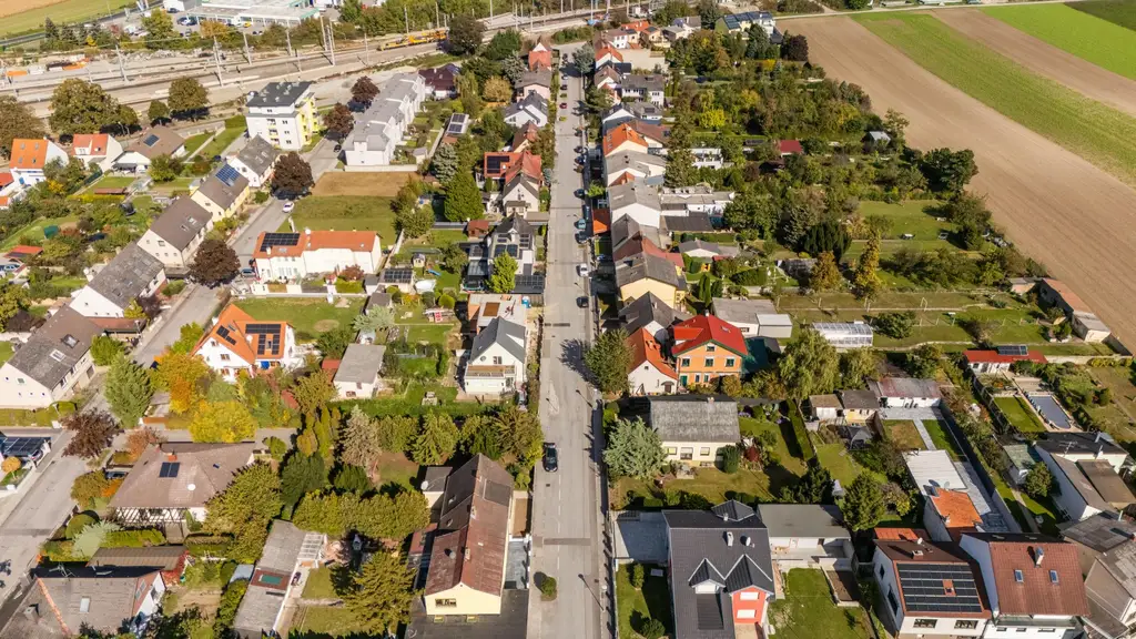 "Charmantes Haus, sanieren und dabei neu gestalten, mit großem Garten"
