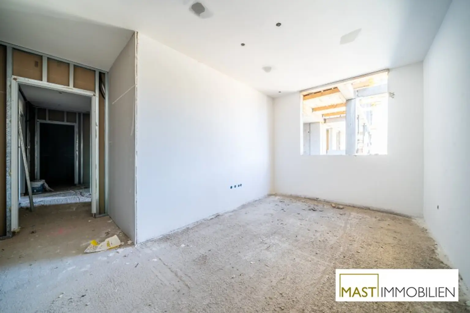 Provisionsfrei - Großzügige 3 Zimmer Wohnung mit 15 qm Freifläche!