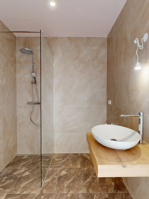 2-Zimmer-Erstbezug mit Innenhof-Balkon – Anleger oder Eigennutzer