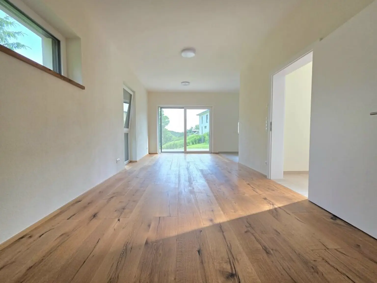 NEU! Modernes Einfamilienhaus mit Grünblick!