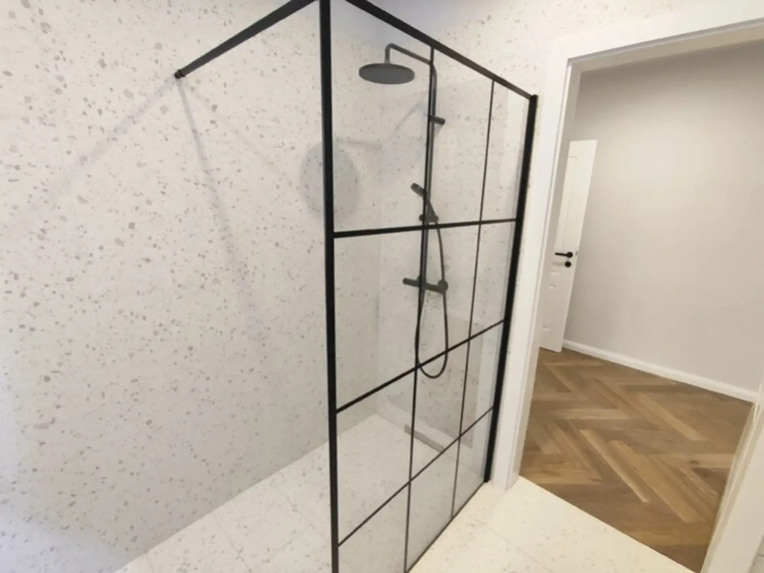 Krongasse! Altbau-Erstbezug mit Balkon in liebevoll saniertem Altbauhaus - Top11