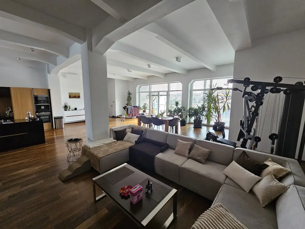 -=LOFT=- Luxuriöse Wohnung mit Terrasse, Garage und Fußbodenheizung in 1100 Wien!