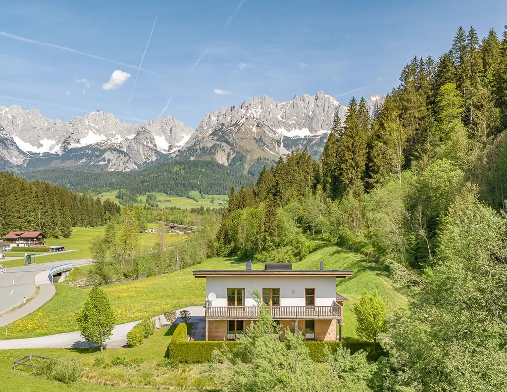 Modernes Mehrfamilienhaus in Alleinlage