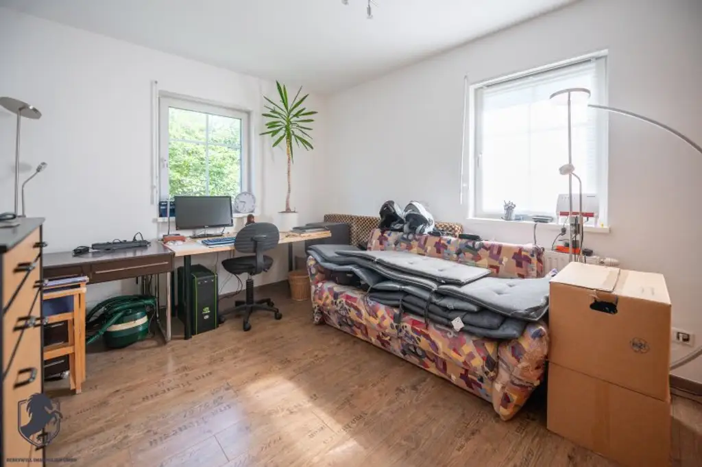 Exklusives Niedrigenergie-Einfamilienhaus mit Vollkeller auf 1.008 m² Grundstück in ruhiger Bestlage von Pixendorf