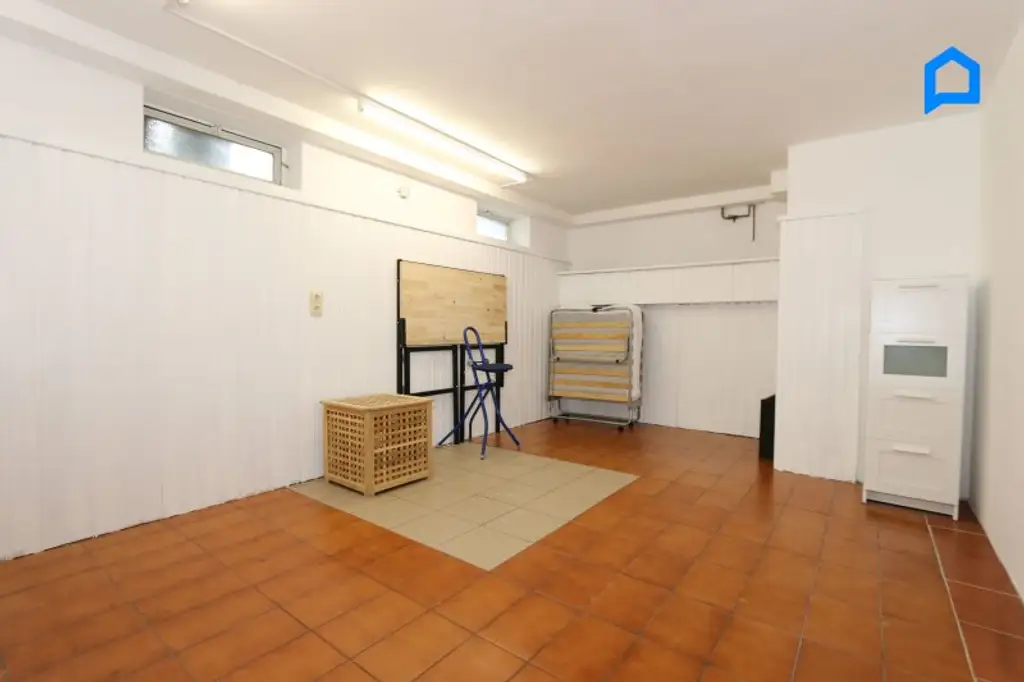 Sehr gepflegtes großzügiges Eckreihenhaus , Garten, Pergola, Terrasse, 4,5 Zimmer, plus Kellerräume, Garage