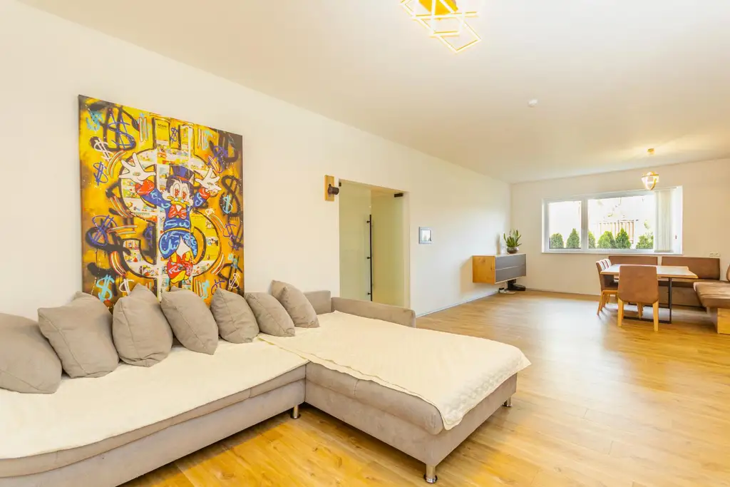Alles auf einer Ebene – stilvoller Bungalow für höchste Wohnansprüche