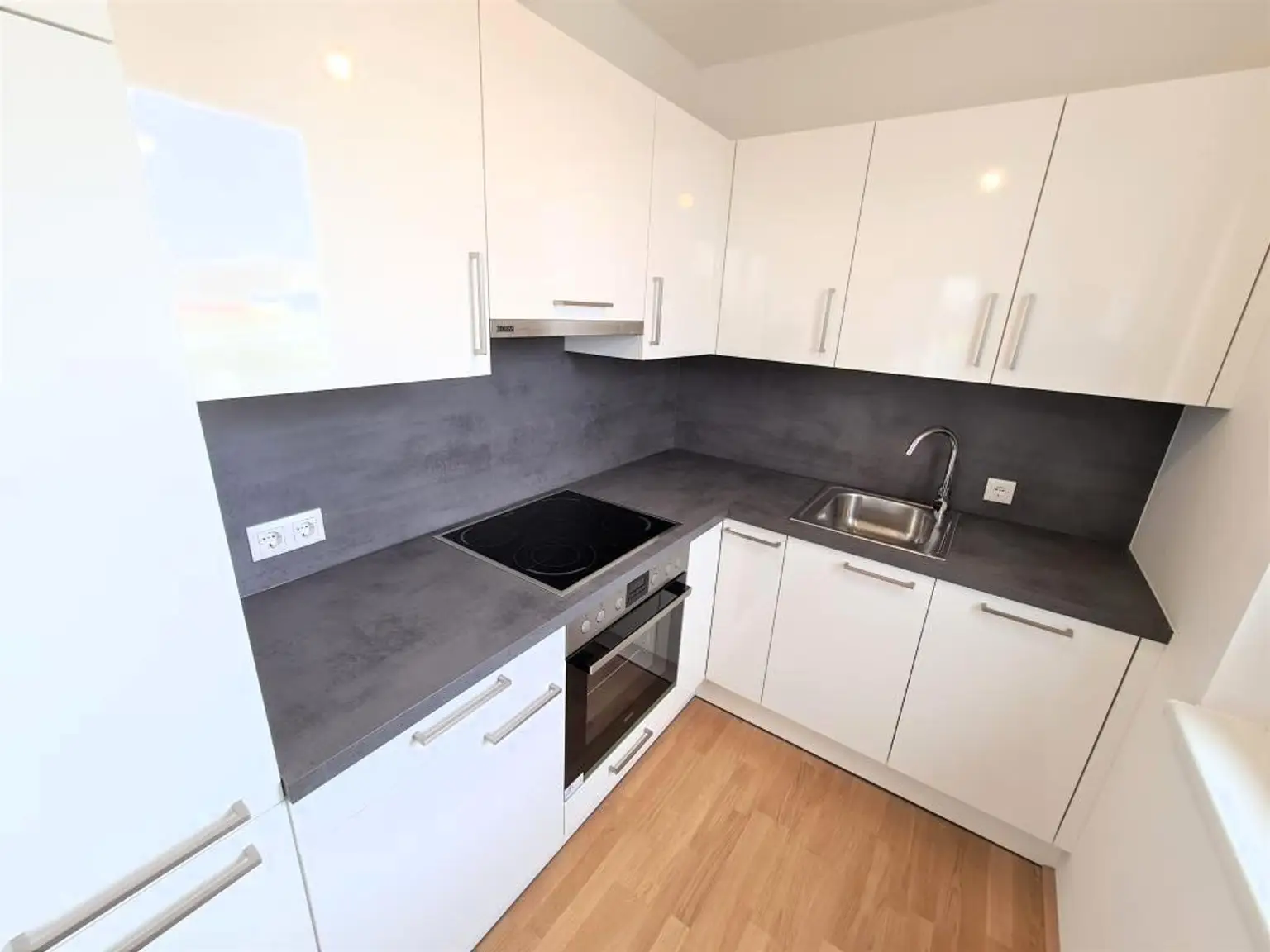 16,55m² TERRASSE in einem 2021 errichteten Neubau! Herz was willst du mehr?