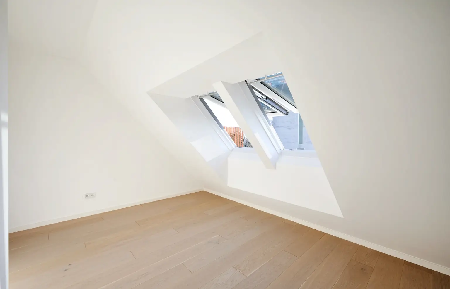 Ihr neues Zuhause: 4-Zimmer-Wohnung mit hofseitigerTerrasse 
nahe Donau - ERSTBEZUG!