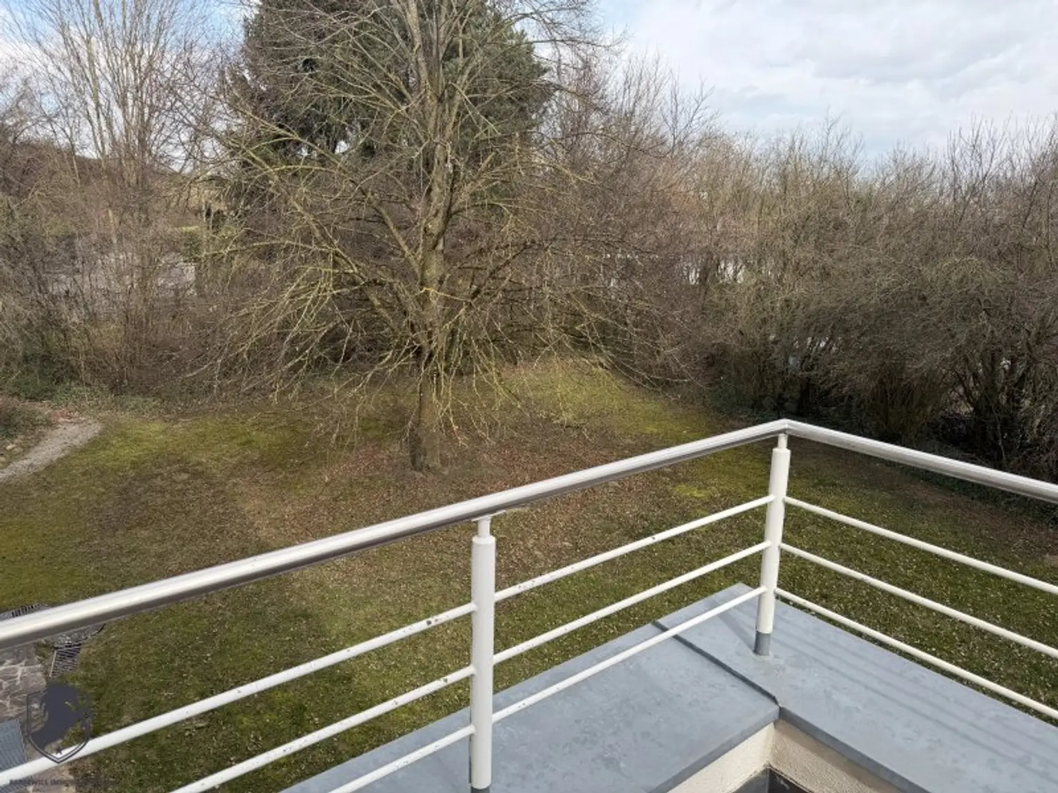 Bürogebäude nahe Haubiversum – Arbeiten mit Ötscherblick