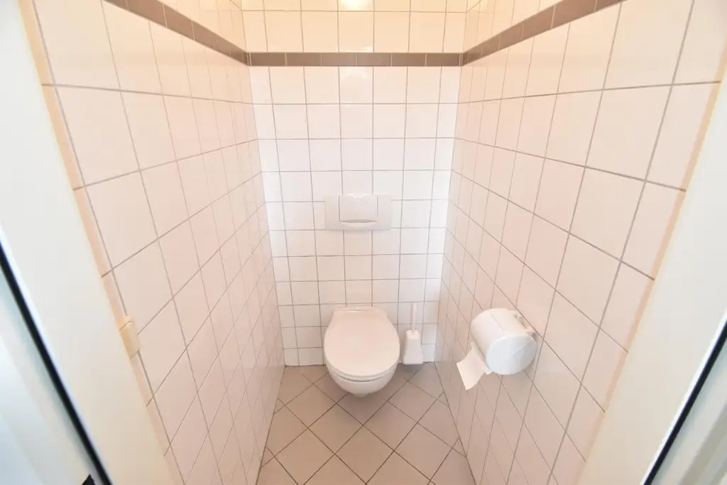 3 Bürohäuser, 38 Parkplätze in Toplage, hochfrequentiert, beste Infrastruktur