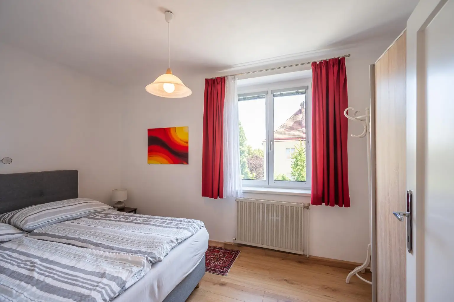 Entzückende 2 Zimmer & separate Küche | wunderschöne Grünruhelage | sofort einziehen oder vermieten!