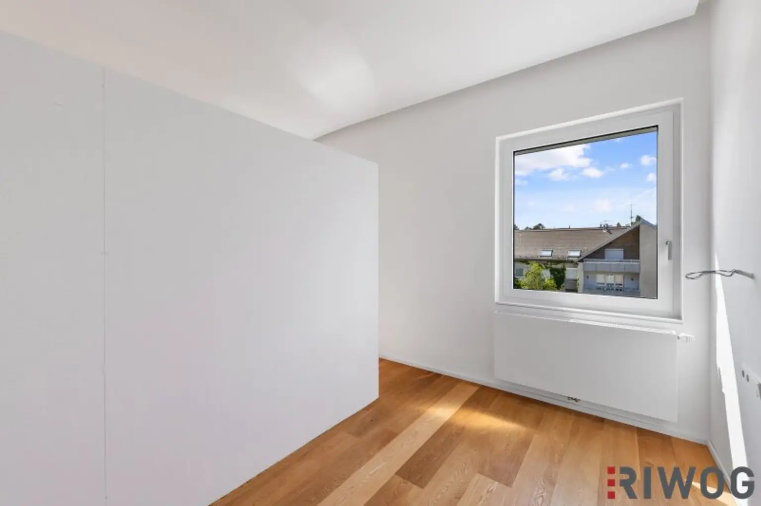 **Architekten Dachloft mit Balkon, Hochwertiger Ausstattung und SÜD-OST Ausrichtung**