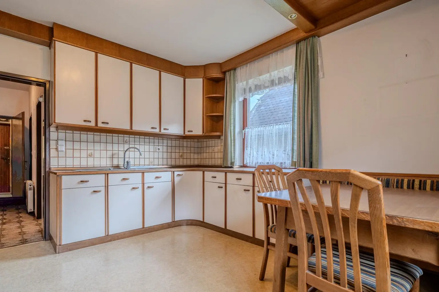 Küche mit Essbereich