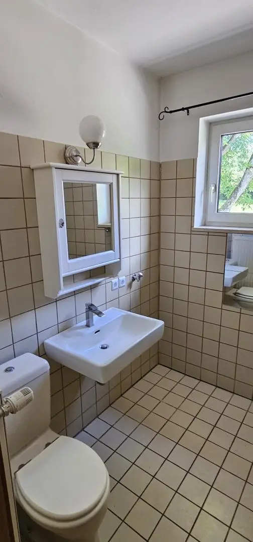 Wohnhaus in ruhiger Lage mit 2 Wohneinheiten