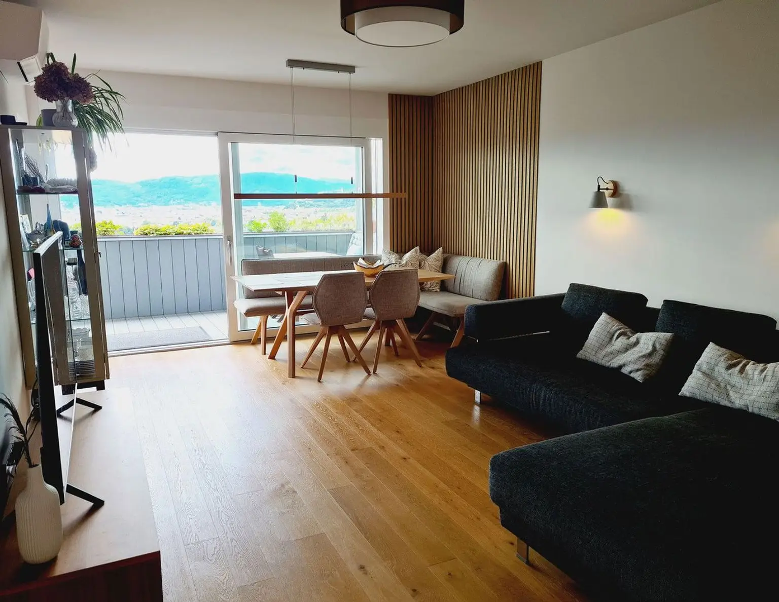 Provisionsfrei! 4.5-Zimmer-Wohnung mit Weitblick in St. Peter (15. OG, TG-Platz, klimatisiert)