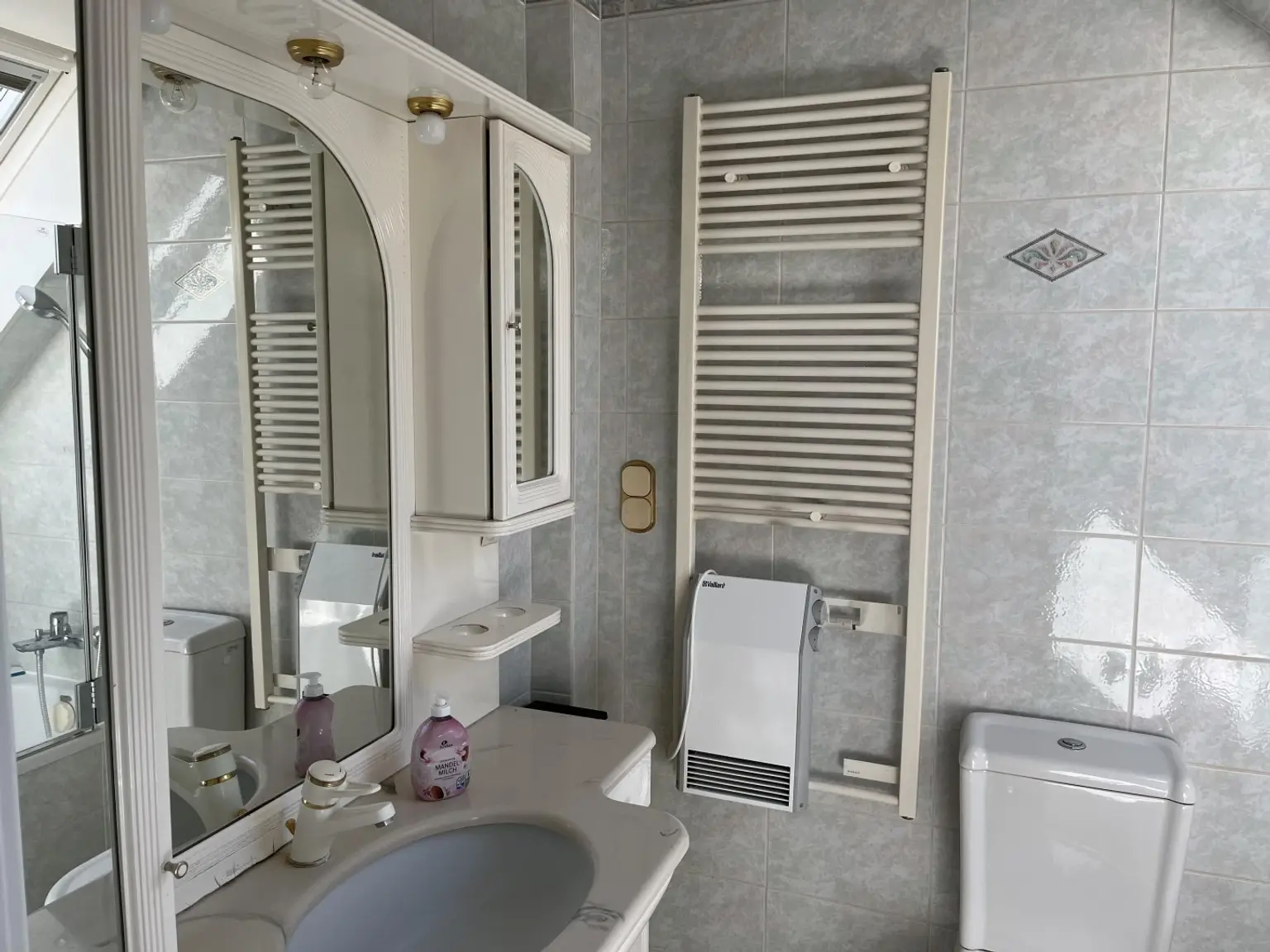 Badezimmer im OG ca. 3,6 m²