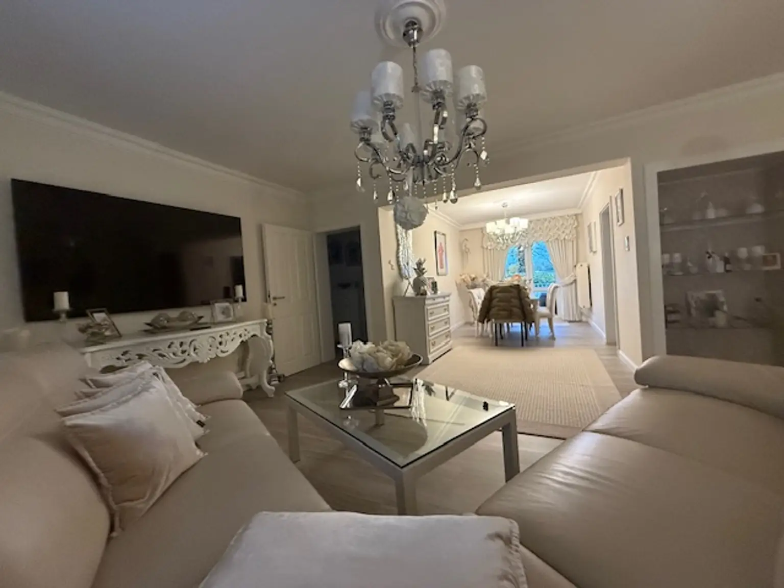 Wohnzimmer/Esszimmer