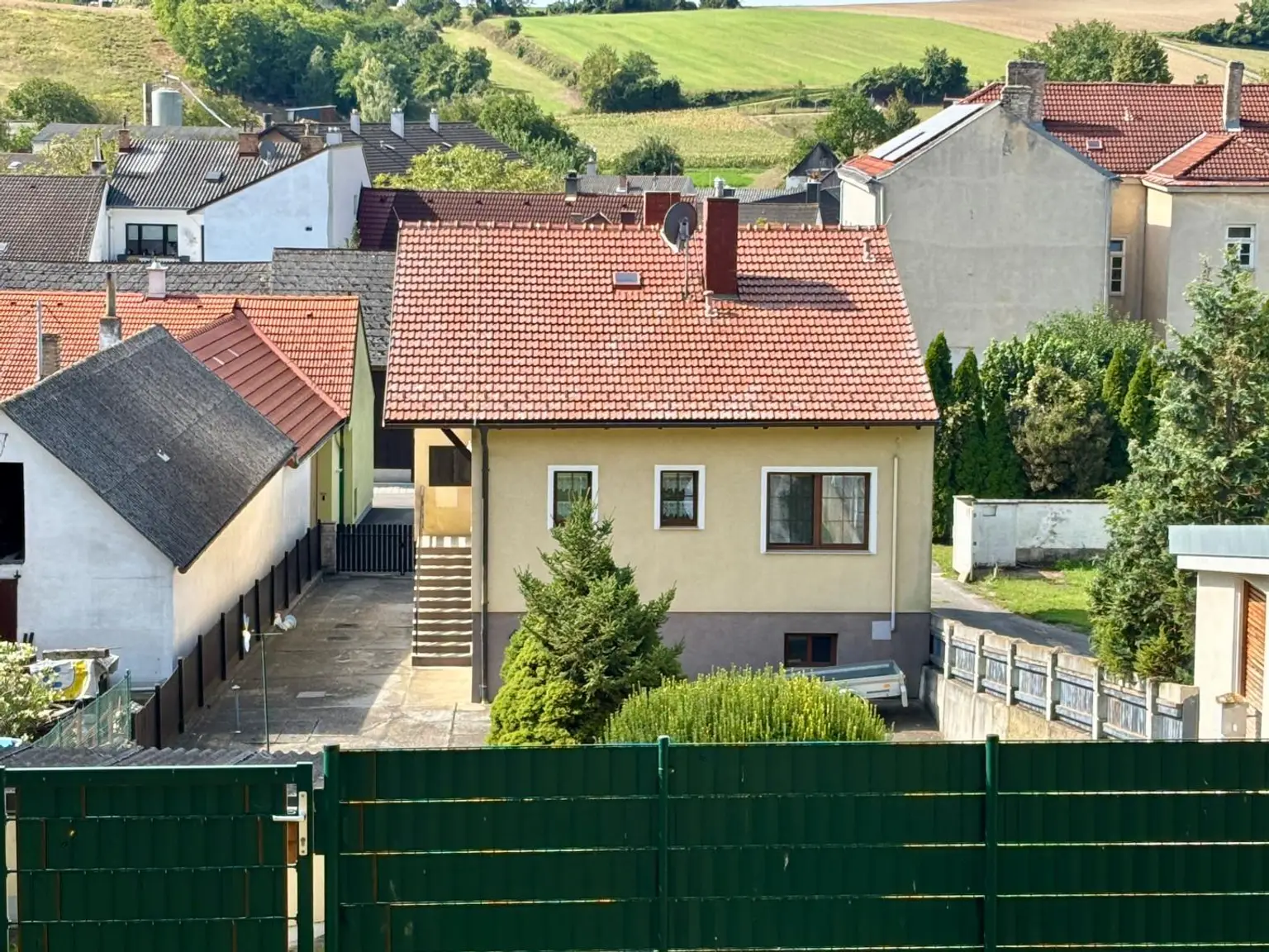 Einfamilienhaus mit großem Grund