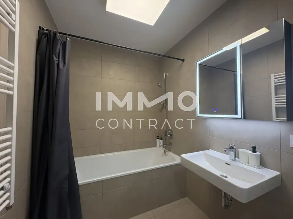 Stephansdom & Sonnenuntergang inklusive: Gemütliche Vierzimmer-Wohnung mit Concierge, Party & BBQ Lounge, Pool usw.