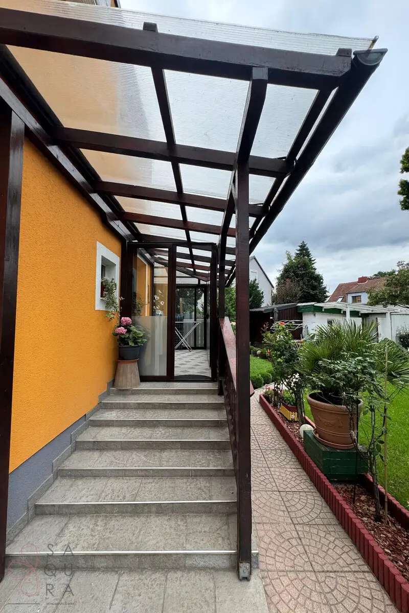 Charmantes Einfamilienhaus mit Einliegerwohnung, Garten und Garage – vielseitig nutzbar