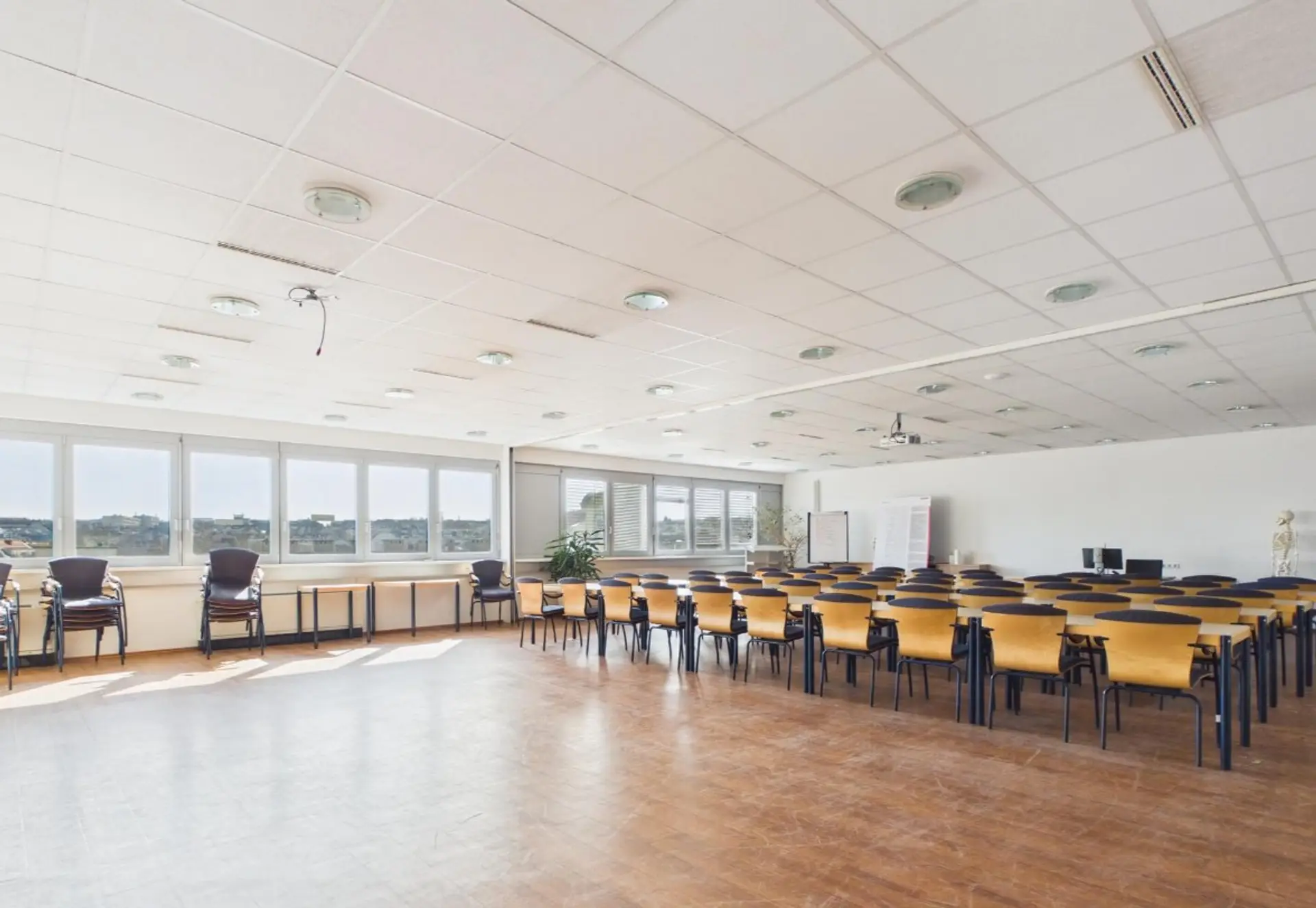 1120 Wien, U4 Center Schulung