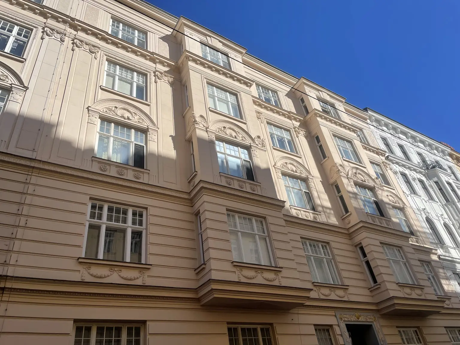 Charmante 4-Zimmer-Altbauwohnung in ruhiger Straße nahe Belvedere