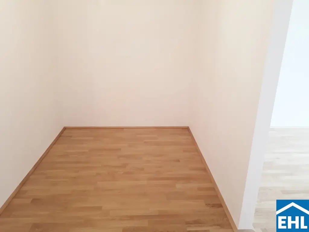 Geräumige Dachgeschosswohnung mit Balkon im Herzen Magaretens