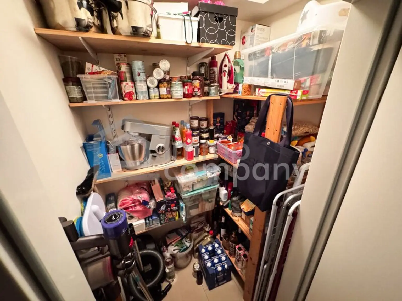 NEUWERTIGE WOHNUNG MIT ZWEI BALKONEN! Ihr neues Zuhause in Wien!