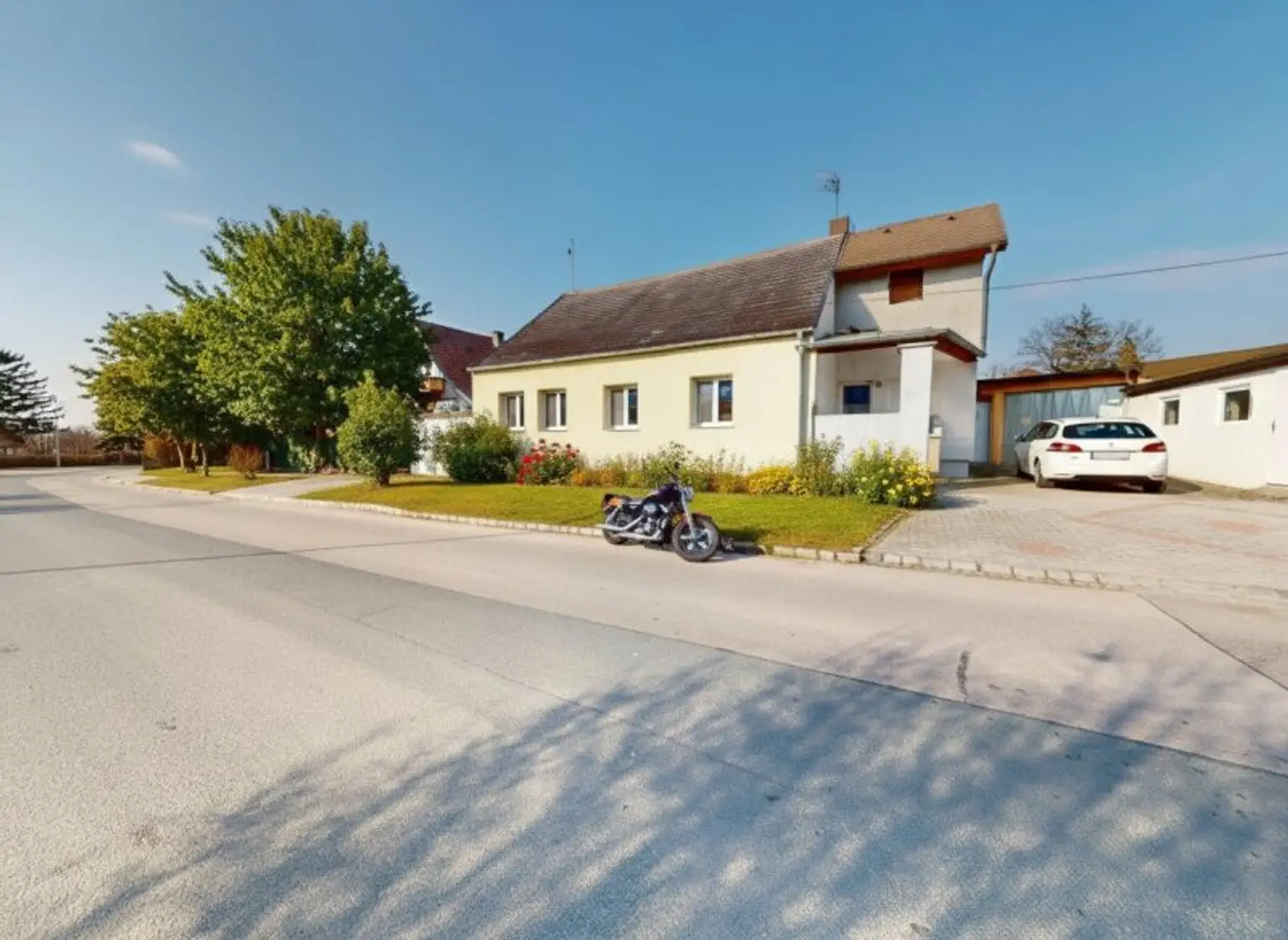 SANIERUNGSSCHNÄPPCHEN! Wer hier Hand anlegt, erfüllt sich seinen Wohntraum! Nähe Therme "Silent Spa"!