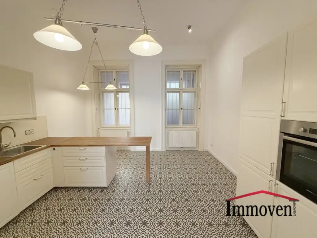 BOTSCHAFTSVIERTEL - Residieren Sie in einer stilvollen 4-Zimmerwohnung!