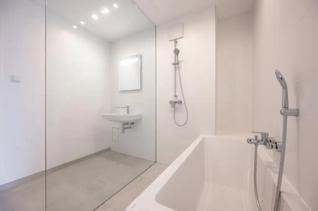 ++MOLLARD 50++ Elegant 3-room apartment in Vienna’s vibrant city core (1/22)